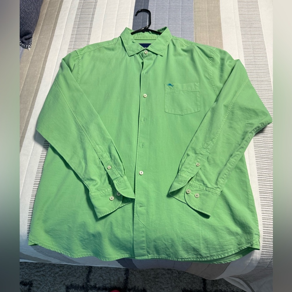 Tommy Bahama Green Button-Up Shirt
Like new. Barely worn
